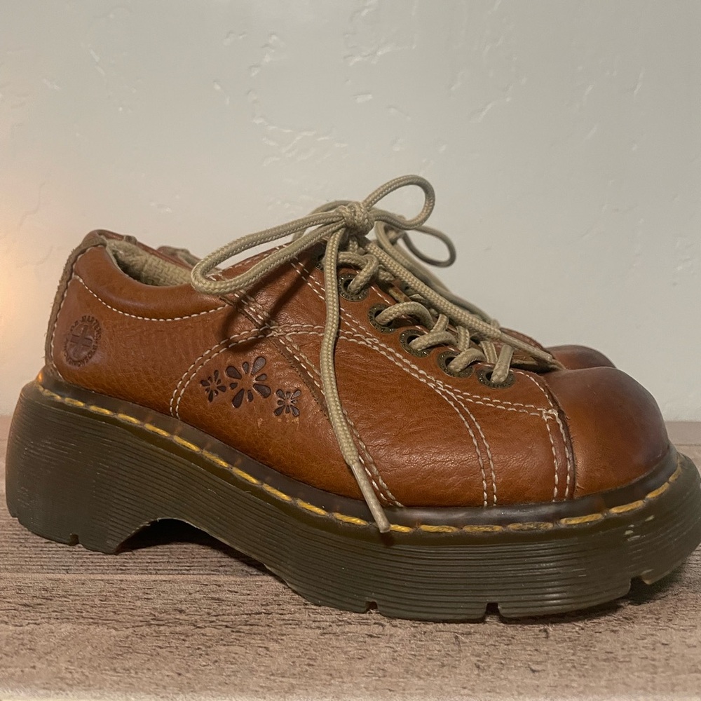 Vintage Y2K Chunky Daisy Oxford Dr. Marten’s